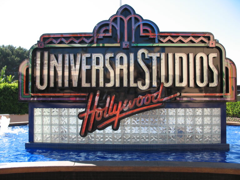 Family-Friendly Places to Visit in Los Angeles + Travel Guide